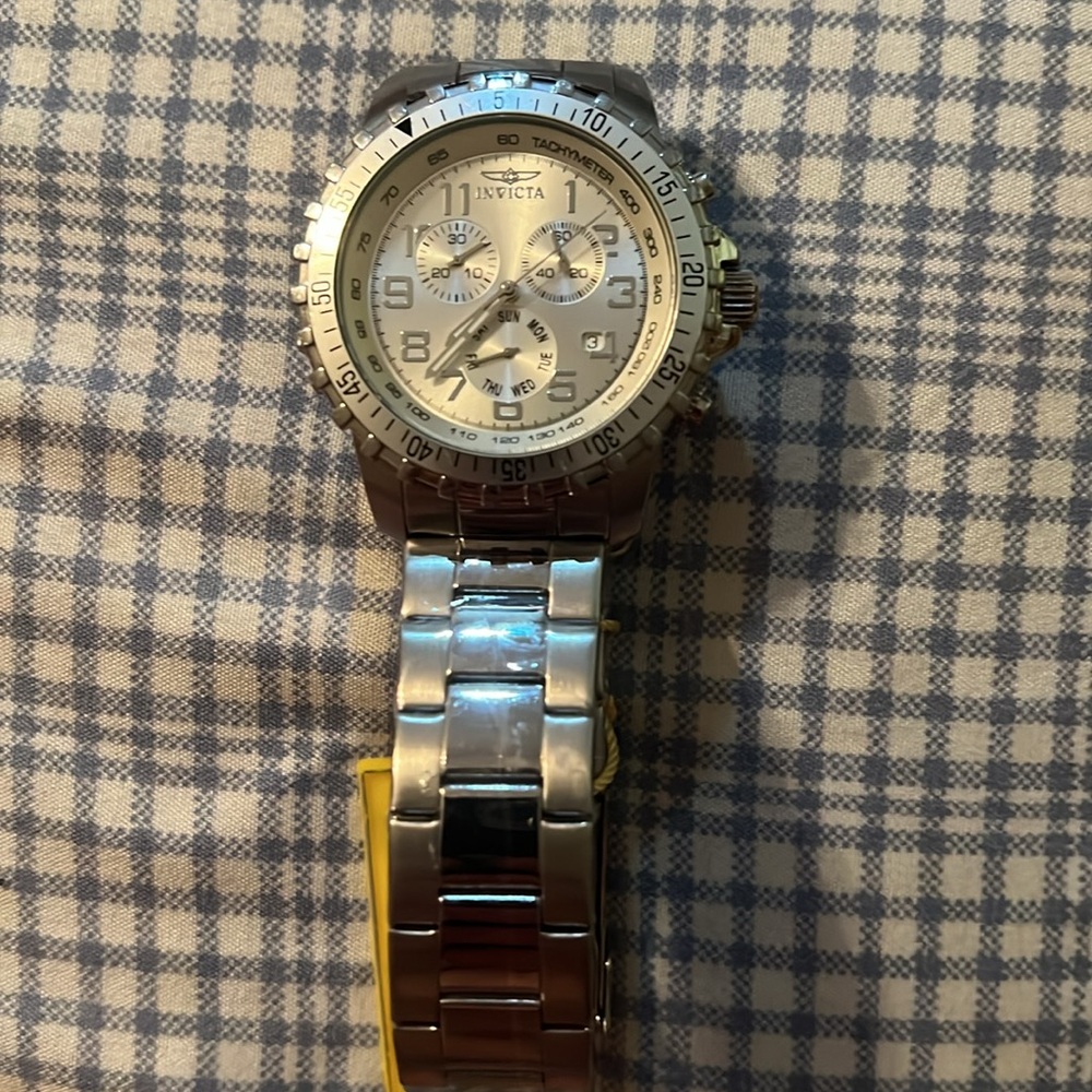 Like new Invicta Specialty model 6620
